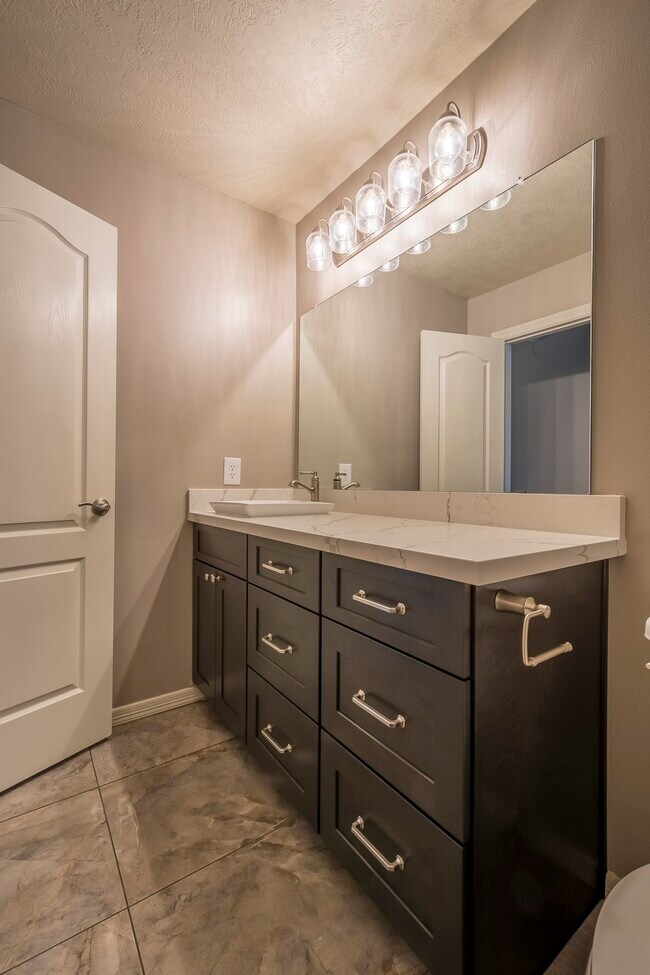 Building Photo - 21902 Silverfield Park Ln