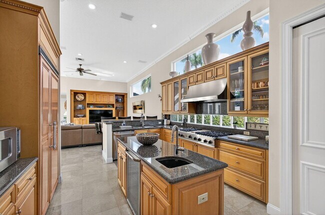 Building Photo - 8381 Egret Lakes Ln