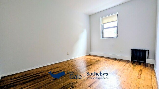 Building Photo - 25-33-33 23rd St