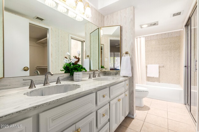 Building Photo - 6735 N 16th Pl