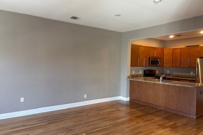 Building Photo - 1210 Windsor Park Ct