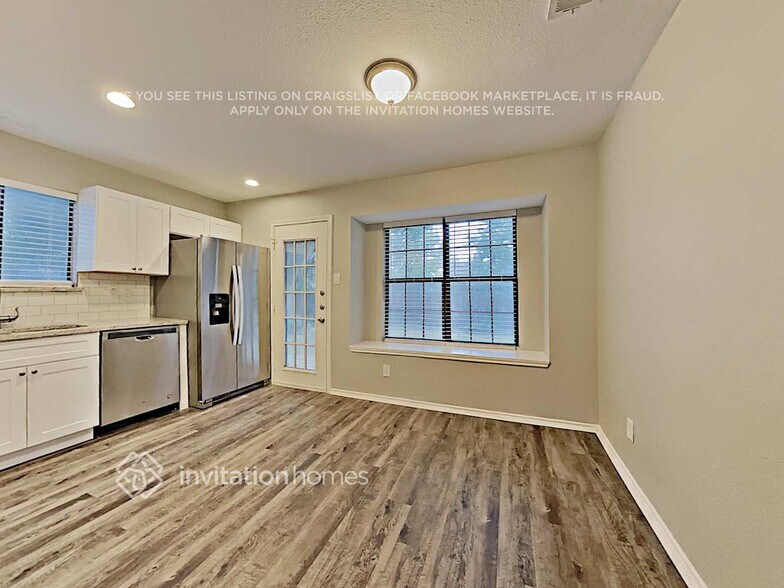 Building Photo - 2707 Fountainview Dr