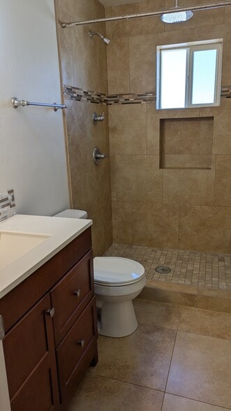 Building Photo - 427 East Waverly Street