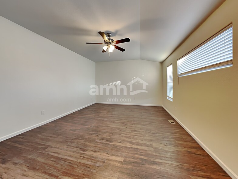 Building Photo - 2095 Pinyon Jay Dr