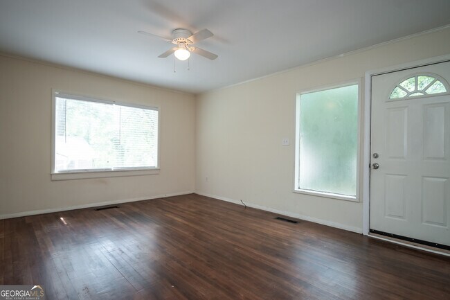 Building Photo - 175 Habersham Way