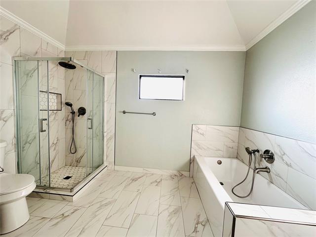 Building Photo - 2032 Greenview Dr