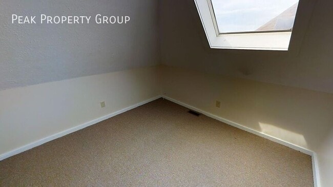 Building Photo - 1375 Indianola Ave