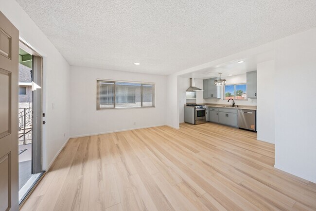 Building Photo - 3913 W 178th St