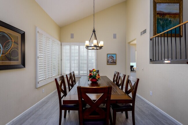 Building Photo - 6417 E Marilyn Rd