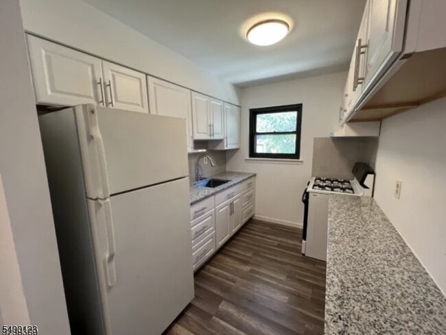 Primary Photo - 401 US-22