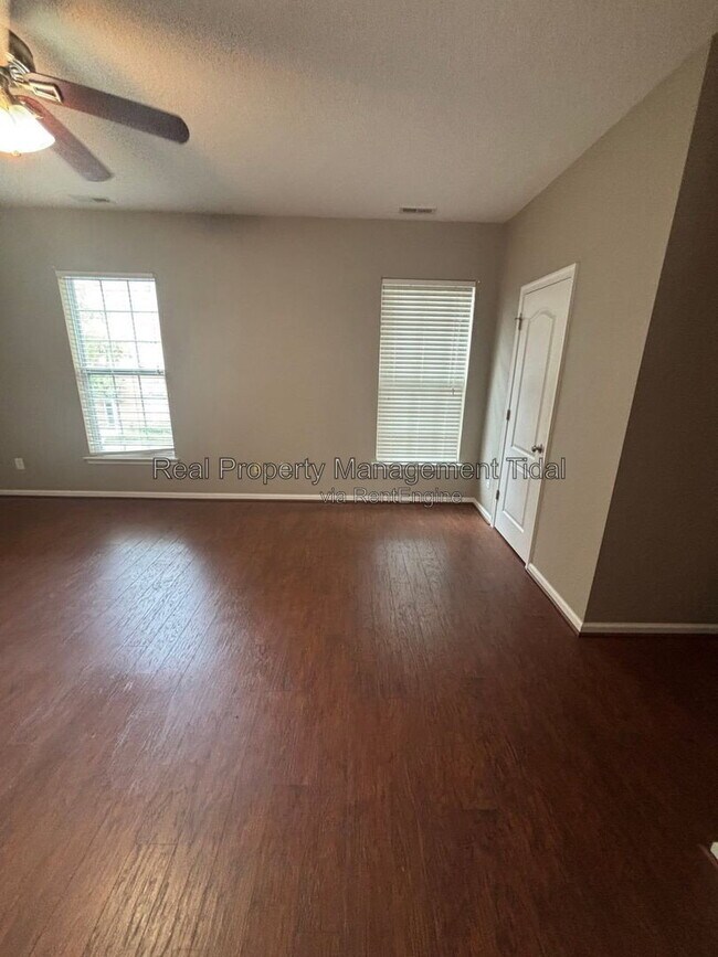 Building Photo - 257 Carnelian St