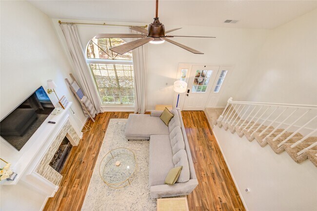 Building Photo - 56 E Village Knoll Cir