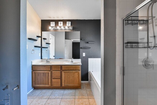 Building Photo - 5303 Western Swing Ct