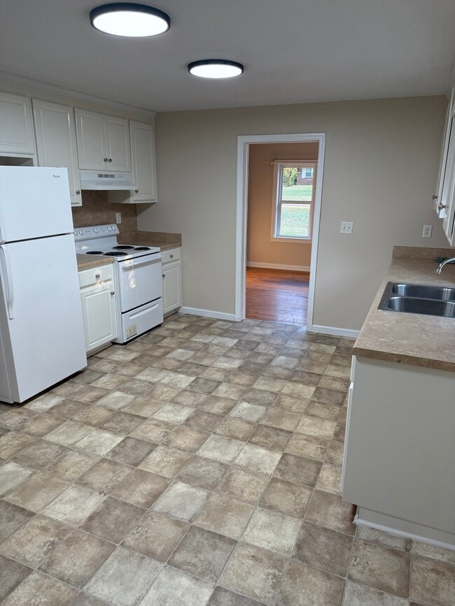 Building Photo - 507 Roosevelt Dr