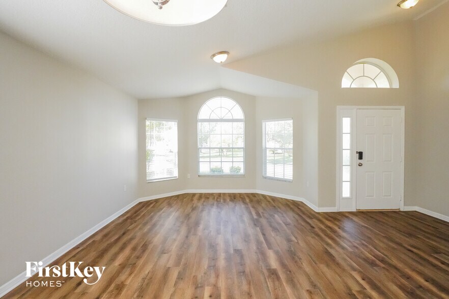 Building Photo - 2513 Balmoral Dr