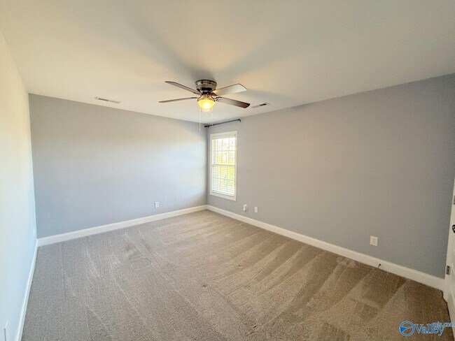 Building Photo - 218 Woodgrove Dr