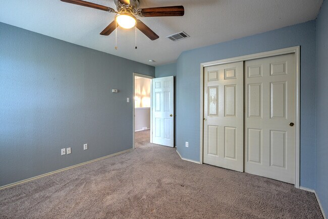 Building Photo - 807 Settlement St