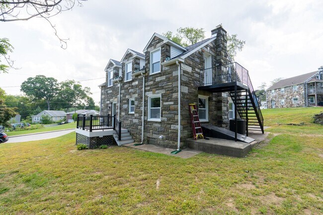 Building Photo - Rare 4 bed Gem in Marple Newtown