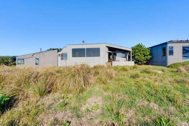 Building Photo - 470 Grey Whale