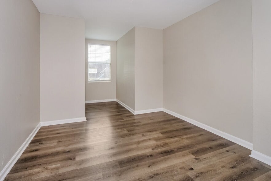 Building Photo - 4830 Mistic Lake Dr