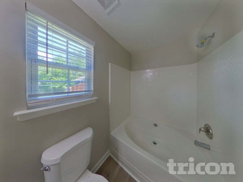 Building Photo - 9022 Jaldena Dr