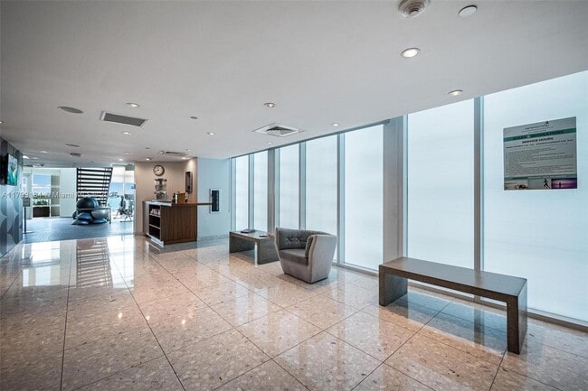 Building Photo - 2020 N Bayshore Dr