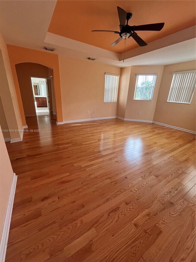 Building Photo - 9140 SW 153rd Ave