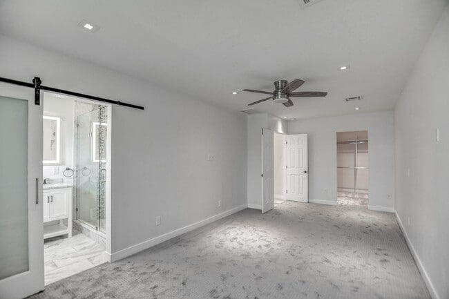 Building Photo - 6929 E Mariposa Dr