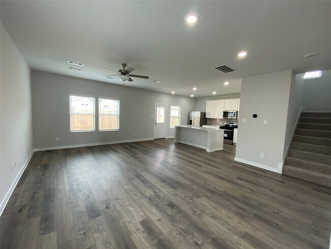 Building Photo - 122 Alset Dr