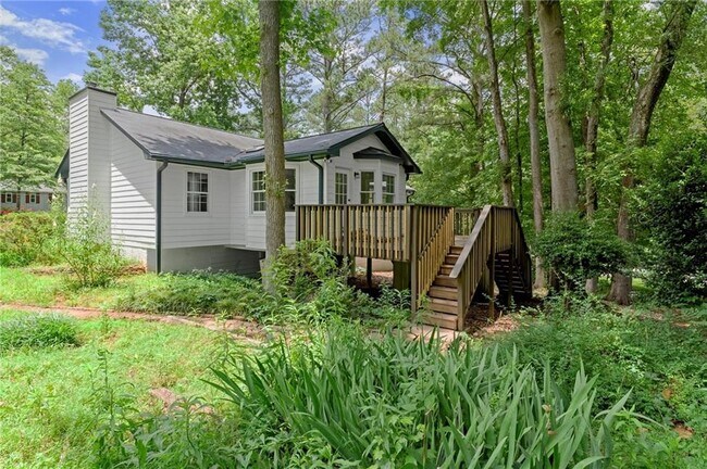 Building Photo - 2440 Red Fox Run NW