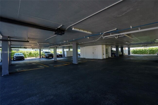 Building Photo - 1986 Biarritz Dr