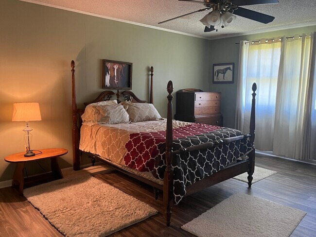 Building Photo - 24935 Juban Rd