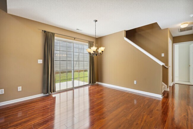 Building Photo - *Applications Pending* Available Now! 3-be...