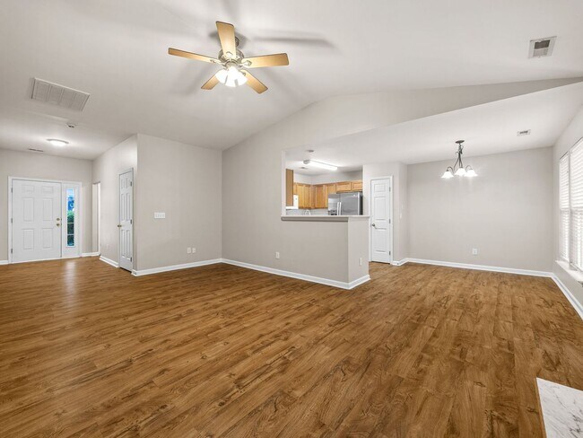 Building Photo - 129 Bathurst Ln