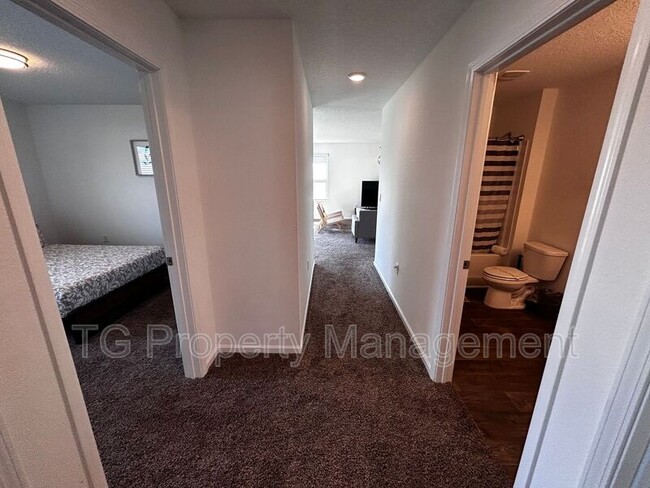 Building Photo - 12571 Russian Olive Rd
