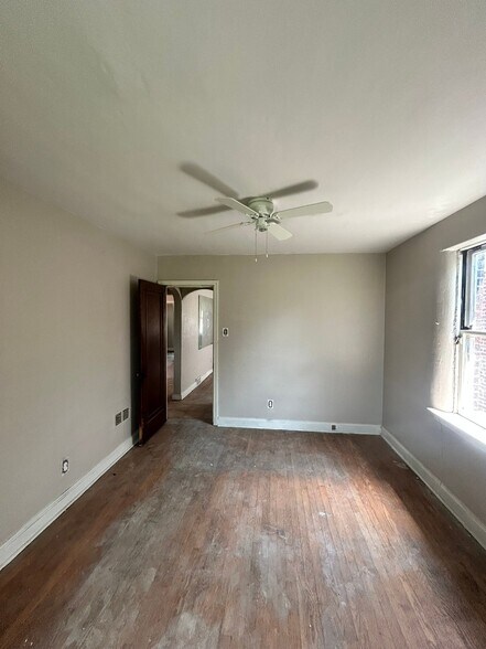 Building Photo - 5828 Ferris Ave