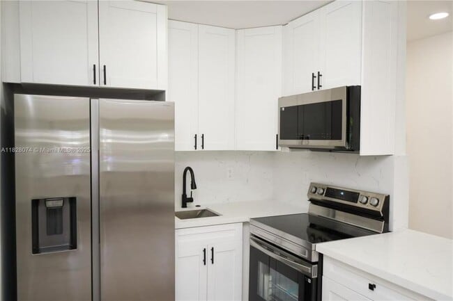 Building Photo - 4 bedroom in Ft Lauderdale FL 33311