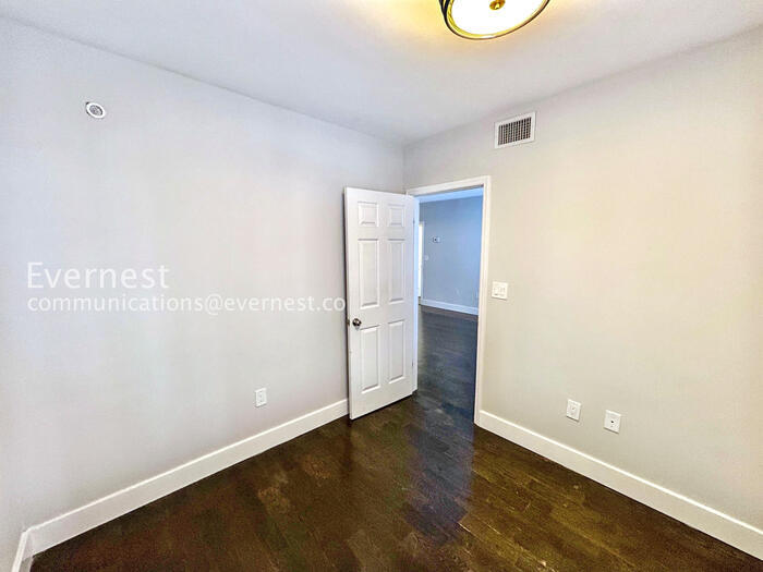 Building Photo - 199 14th St NE