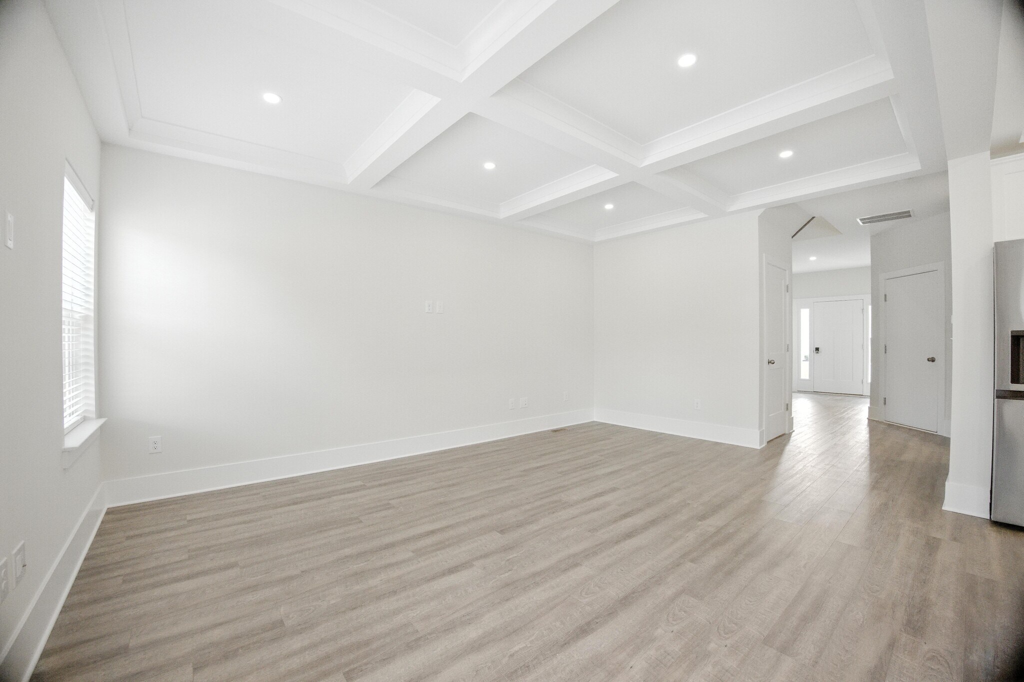 Building Photo - 41 Sequoia Dr