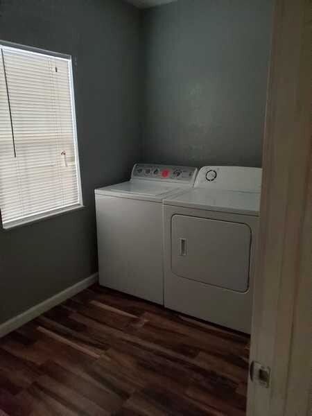 Building Photo - 304 Ruberto St