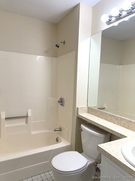 Building Photo - 25 Old Turnpike Rd