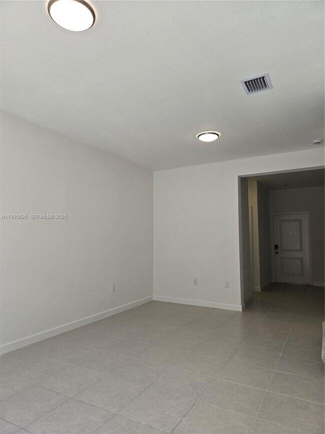 Building Photo - 12884 SW 232nd Ln