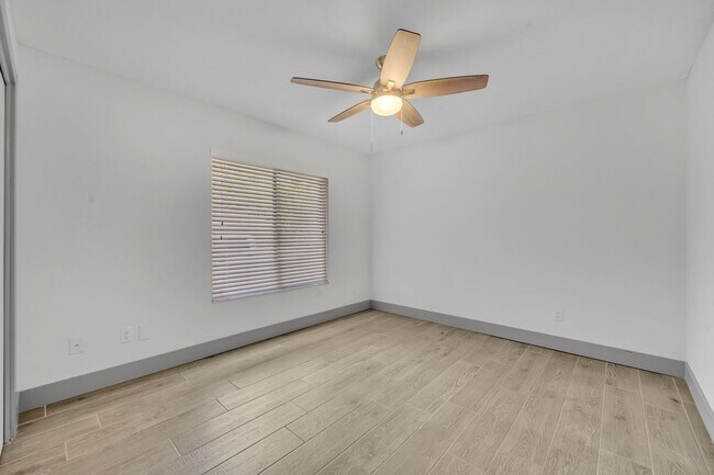 Building Photo - Waterbridge Stunner