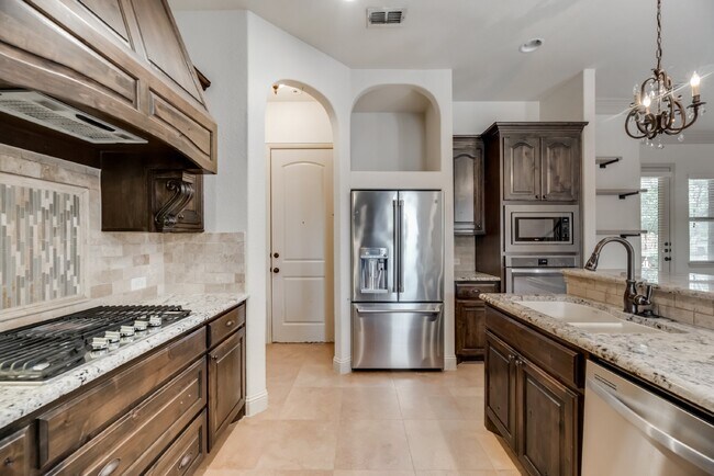 Building Photo - Modern 3 Bed Townhouse with Granite Countertops and Hardwood Floors in Keller, TX