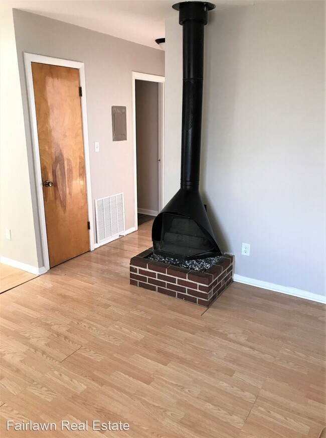 Building Photo - 807 S Randolph St