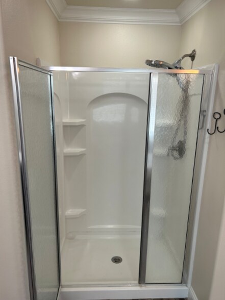 Building Photo - 800 E 92nd St