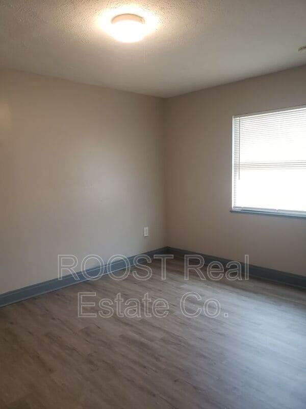 Building Photo - 209-211 N. Hague Avenue