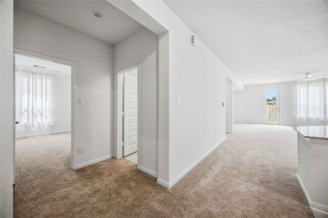 Building Photo - 18206 Spruce Cottage Dr