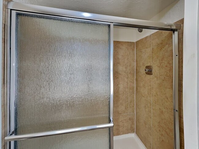 Building Photo - Charming and Full of Character!