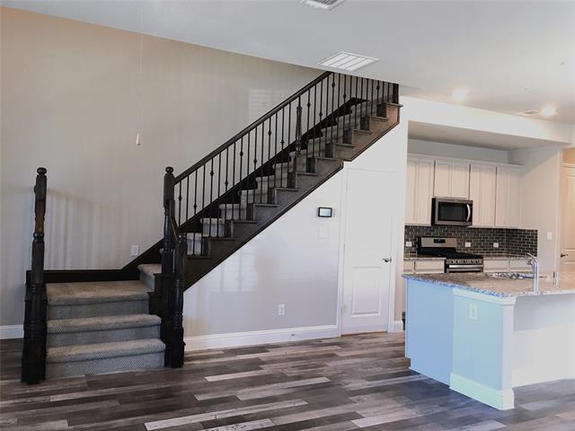 Building Photo - 1353 Elaine Dr